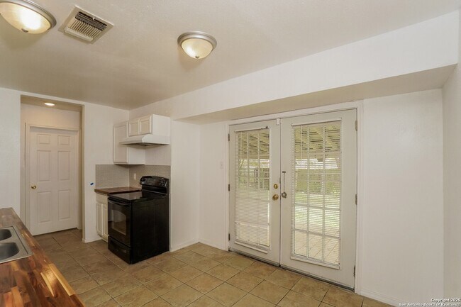 Building Photo - 5916 Mission Sunrise