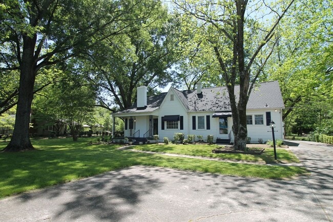 Foto del edificio - Exclusively Offered By Muse Realty Rentals, LLC