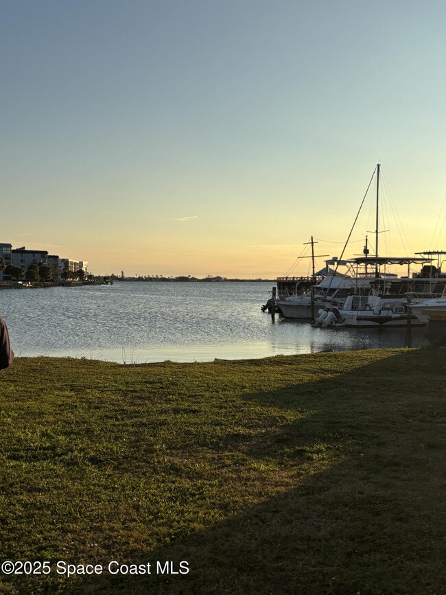 Foto del edificio - 390 W Cocoa Beach Causeway