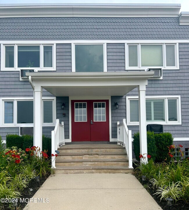 Foto del edificio - 210 Fifth Ave