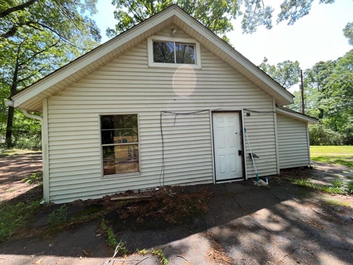 Primary Photo - Renovated 1 Bedroom 1 Bath Loft for Rent!!