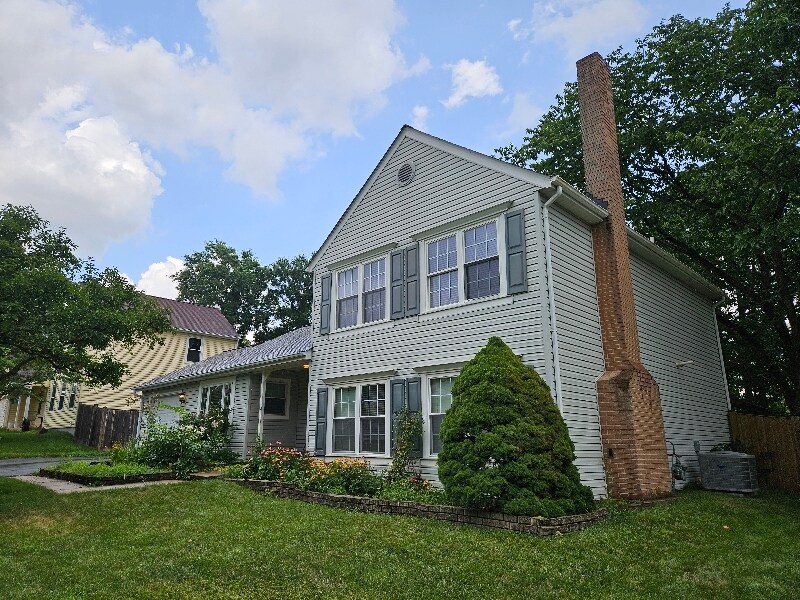 Foto principal - 310 Silver Ridge Dr