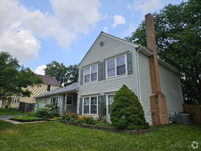 Building Photo - 310 Silver Ridge Dr