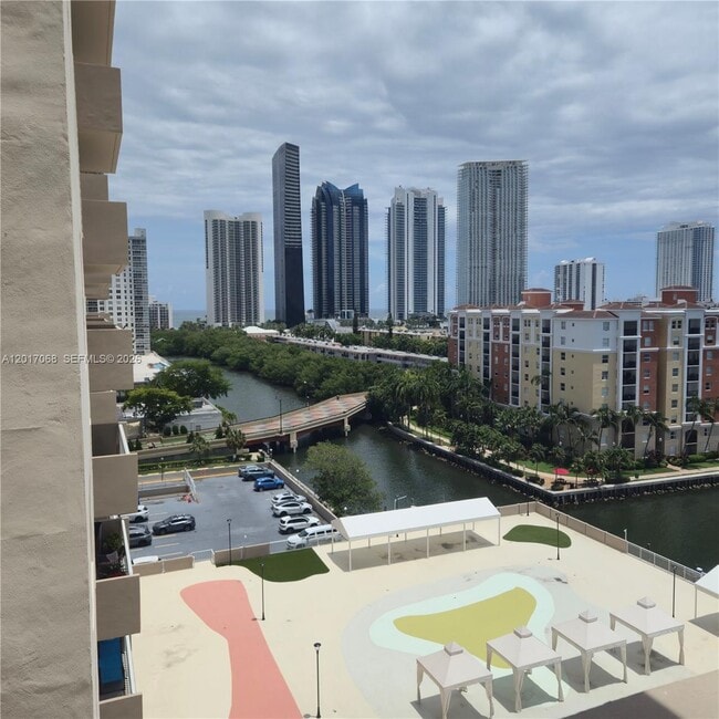 Foto del edificio - 250 174th St