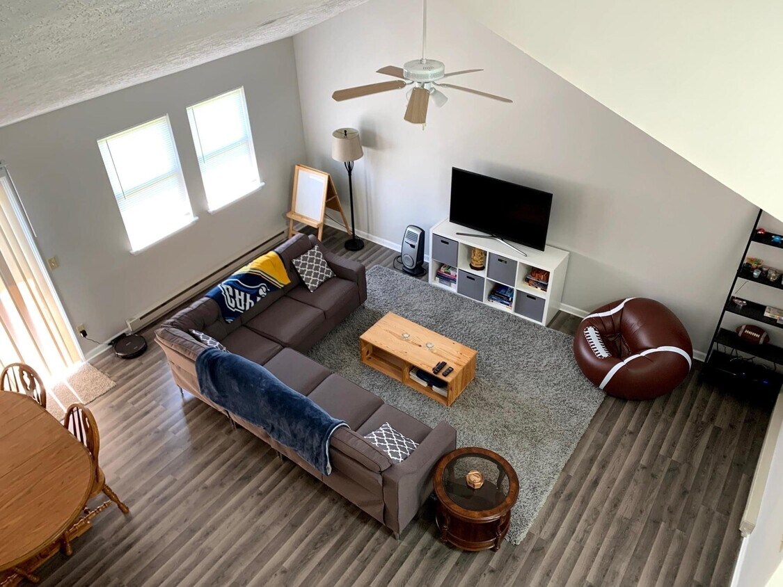 4250 Pine Dr Unit 4250, Rootstown, OH 44272 Condo for Rent in