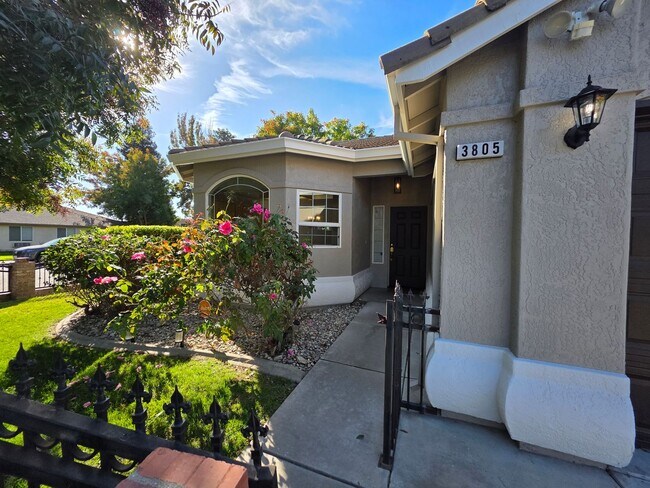 Foto del edificio - Single story home near CSU Stanislaus!