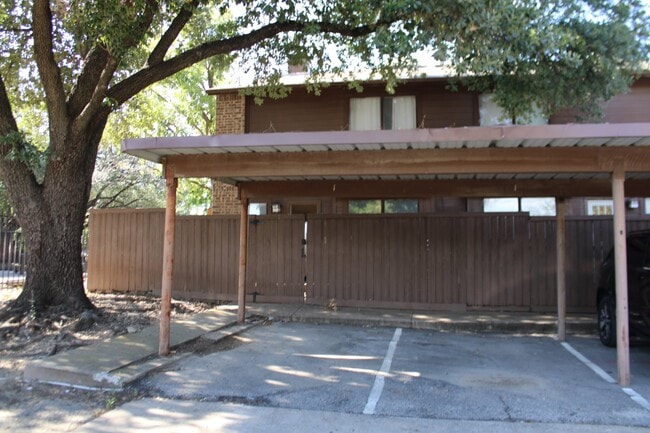 Photo - 7522 Holly Hill Dr Apartment