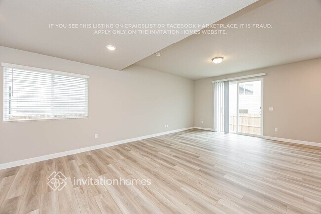 Foto del edificio - 13583 Arriba Dr