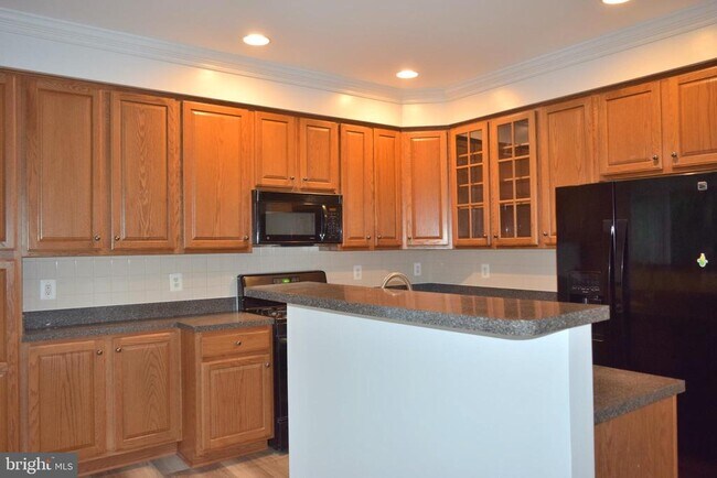 Foto del edificio - 15435 Binder Ct