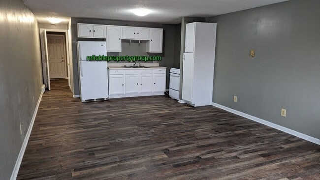 Building Photo - $200 off First Month's Rent