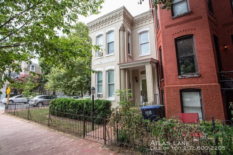 Primary Photo - 1 Bed/1 Bath in Capitol Hill - Eastern Market