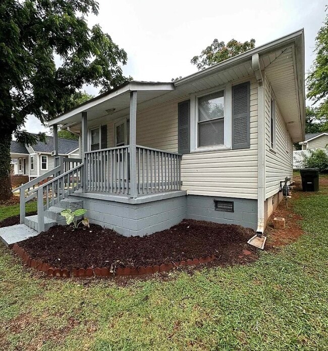 Cuidado del jardín incluido - 110 Rebecca St