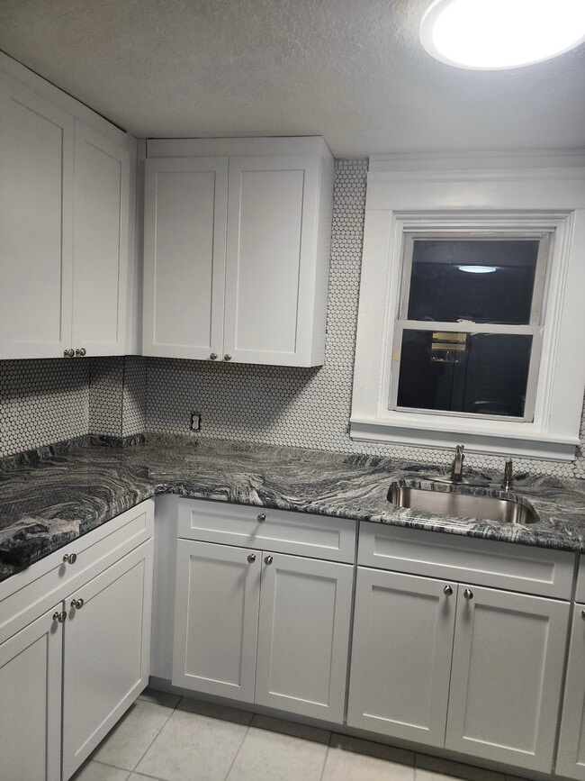 Building Photo - 227 Providence St