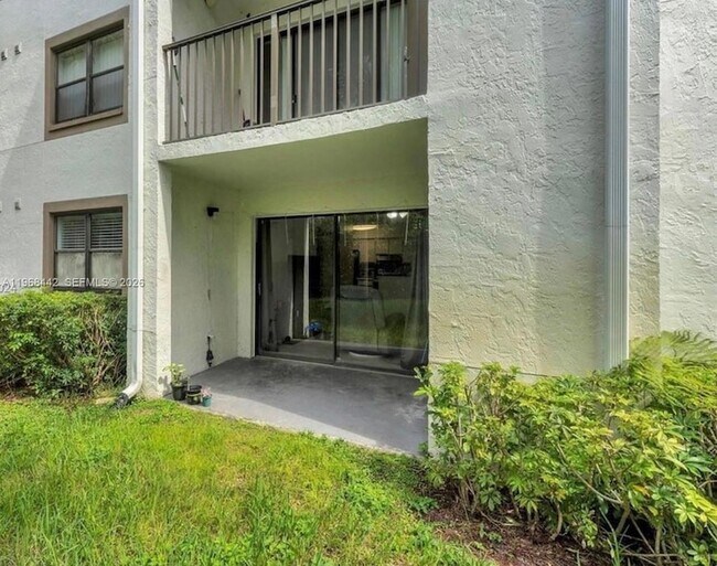 Building Photo - 570 S Park Rd