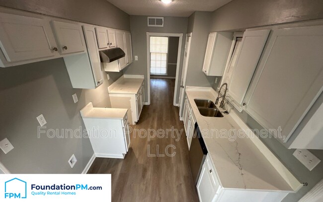 Building Photo - 5869 Scottsdale Ave