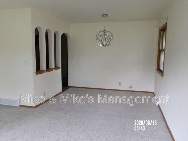 Building Photo - 18620 Midland Pl