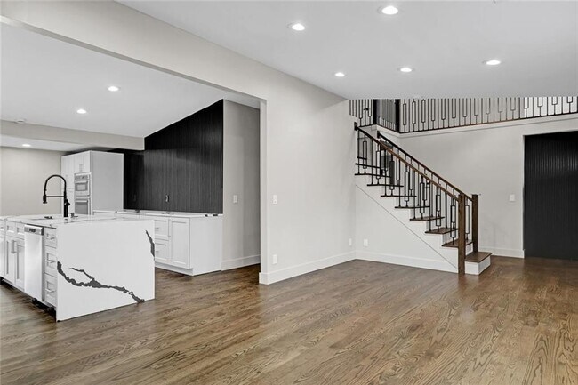 Foto del edificio - 1887 Shalimar Dr NE