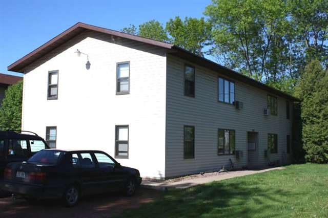 Building Photo - 105-107 E Elm St