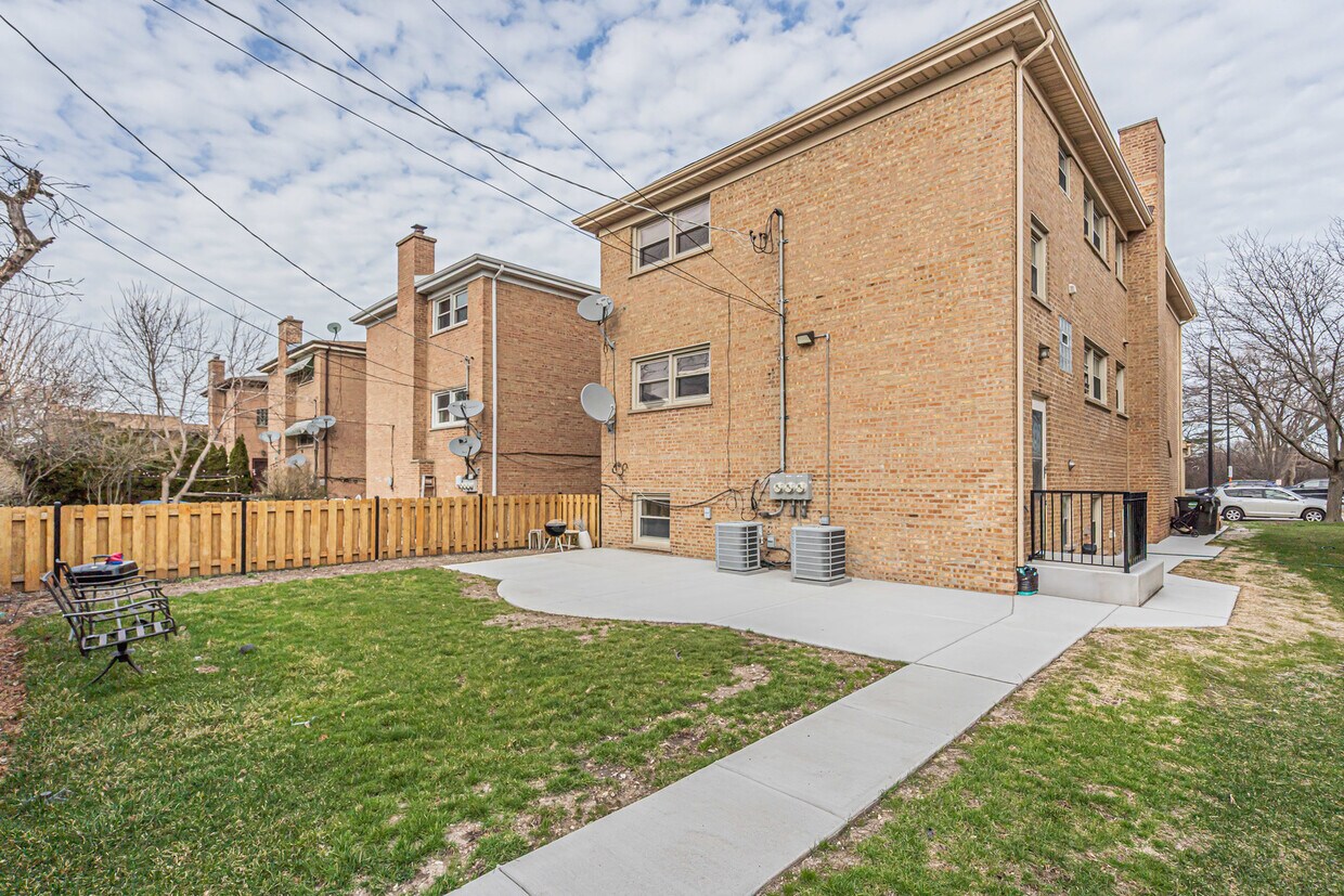 Foto del edificio - 6420 Spaulding Ave