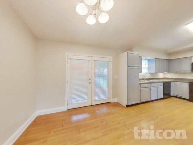 Foto del edificio - 554 Peregrine Ct