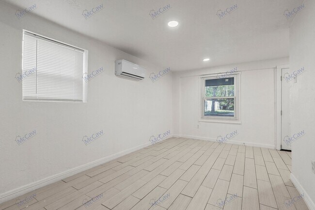 Foto del edificio - Cute 2/1 Duplex in Fort Worth