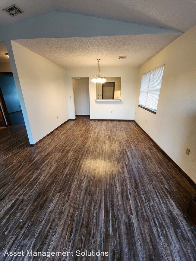 Building Photo - 2 br, 1 bath House - 217 NW 121st ST.