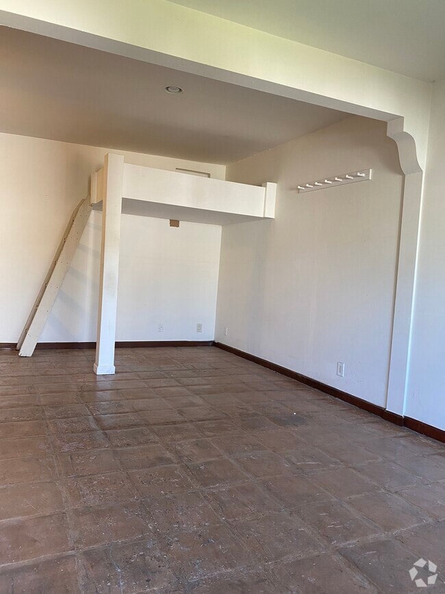 Building Photo - 1118 Hollyburne Ave