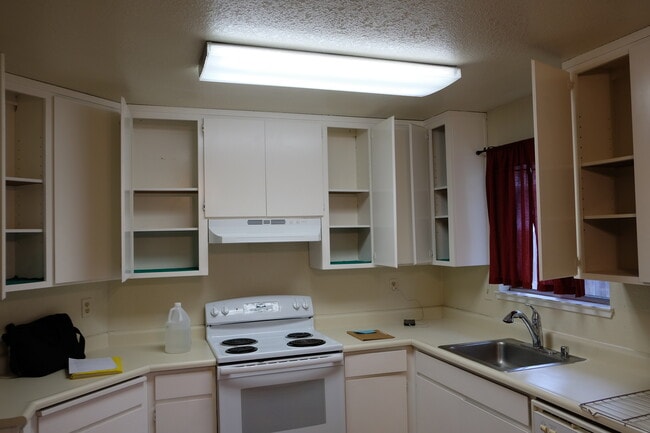 Building Photo - 118 W Beverly Pl