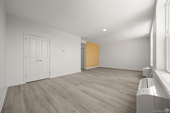 Building Photo - 56 Prospect St