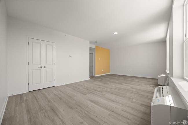 Building Photo - 56 Prospect St