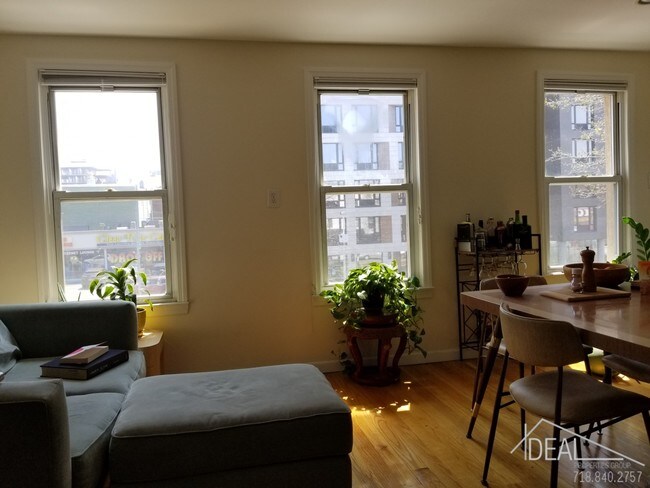 Building Photo - 640 4th Avenue #3R