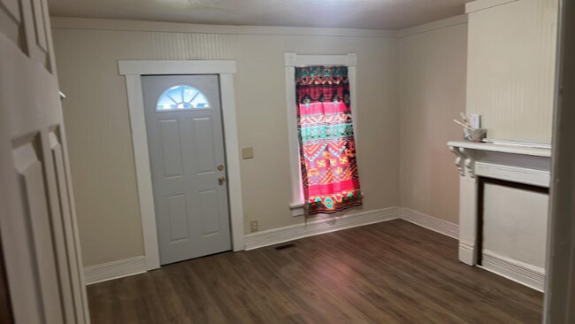 Foto del edificio - 143 Martz Ave