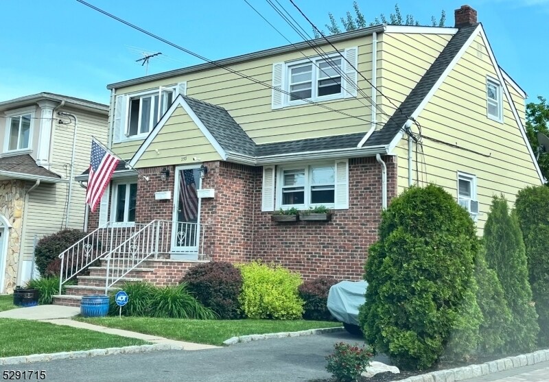 Primary Photo - 250 Orchard St