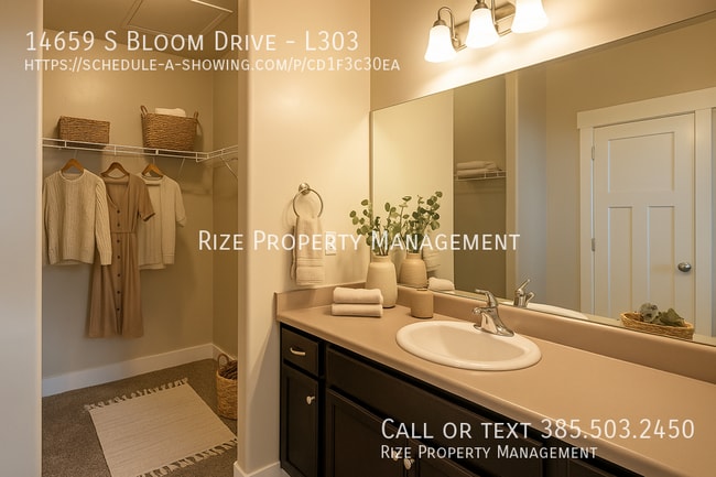 Foto del edificio - 14659 Bloom Dr