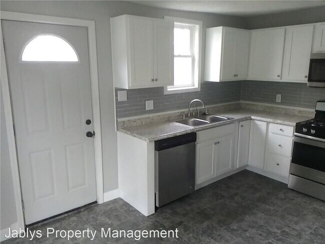 Foto del edificio - 2 br, 1 bath House - 104 Morton St