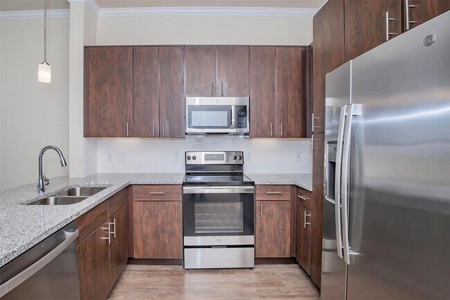 Foto del edificio - 7600 S Mason Rd