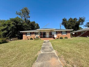 Building Photo - 4301 Ayers Rd