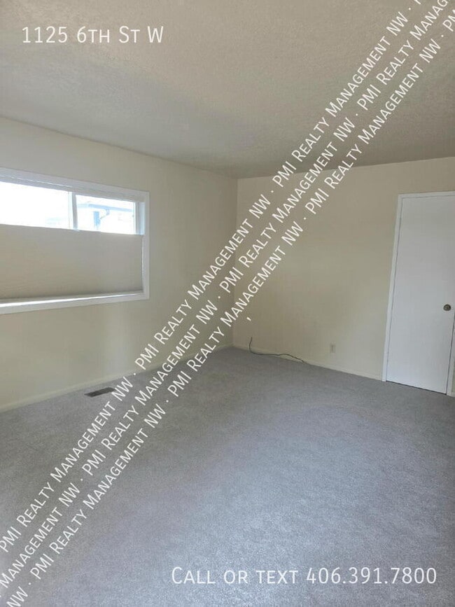 Building Photo - 1125 6th St W