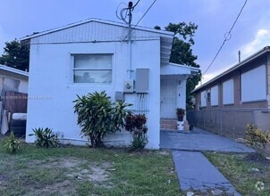 Building Photo - 1541 NW 70th St