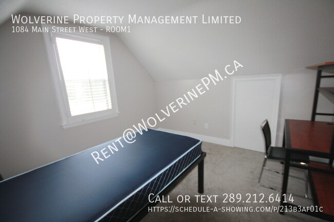 Photo du bâtiment - 4 blocks from McMaster on Main St