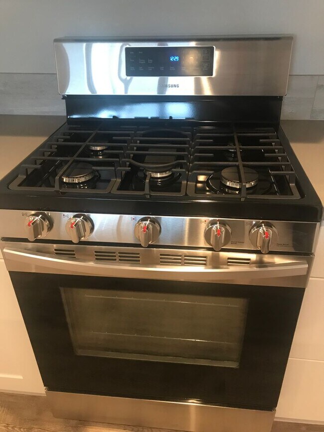 Foto del edificio - Pet Friendly, Single Level 3 Bedroom Home ...