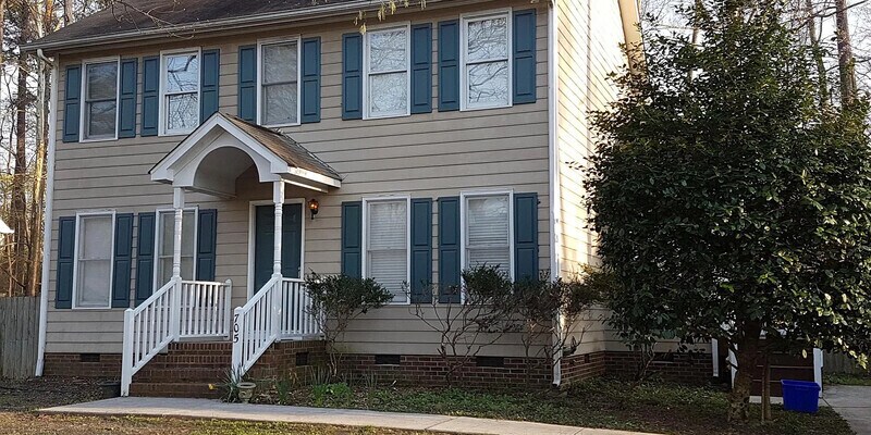 Primary Photo - 705 Valley Dr
