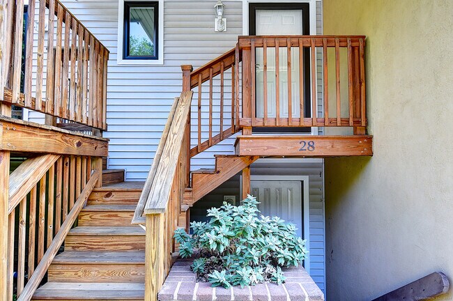 Building Photo - 28 Dutton Pl Way