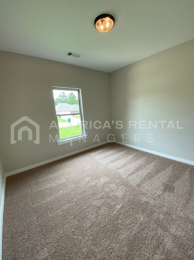 Foto del edificio - Home for Rent in Tuscaloosa, AL!!! - AVAILABLE NOW!!