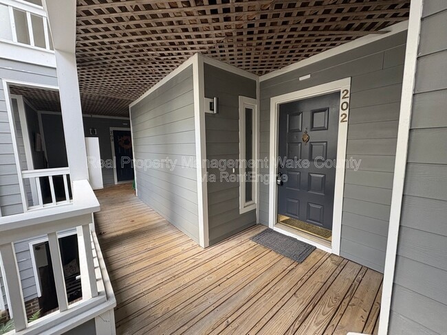 Building Photo - 700 Bishops Park Dr