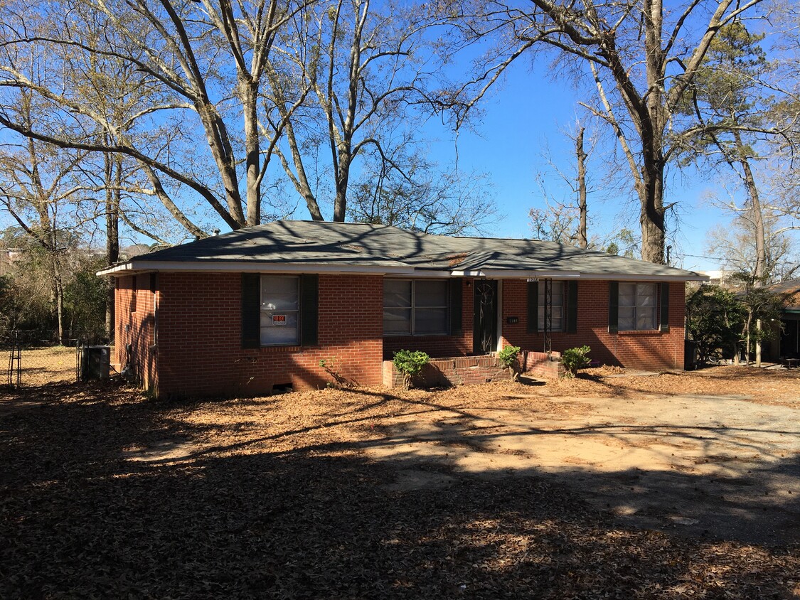 Foto principal - 1208 Fairfield Dr