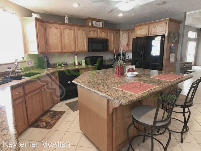 Building Photo - 3 br, 2 bath House - 713 Lake View Dr