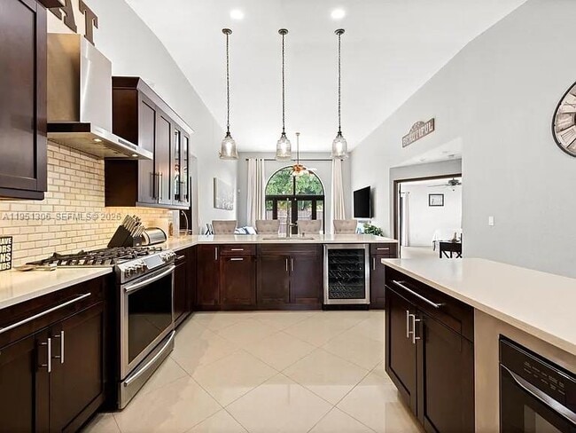 Building Photo - 14801 SW 154th Ct