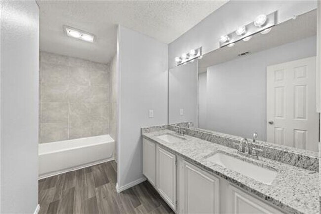 Foto del edificio - 2753 White Oak Dr
