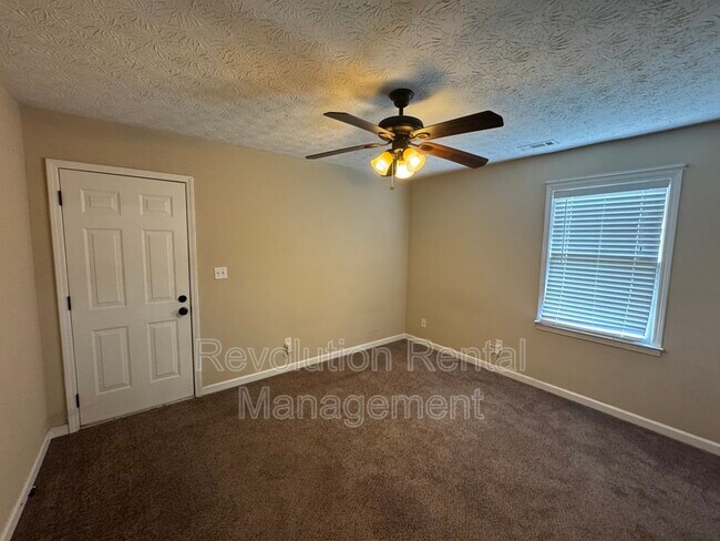 Foto del edificio - 4 Meadow Sweet Ln